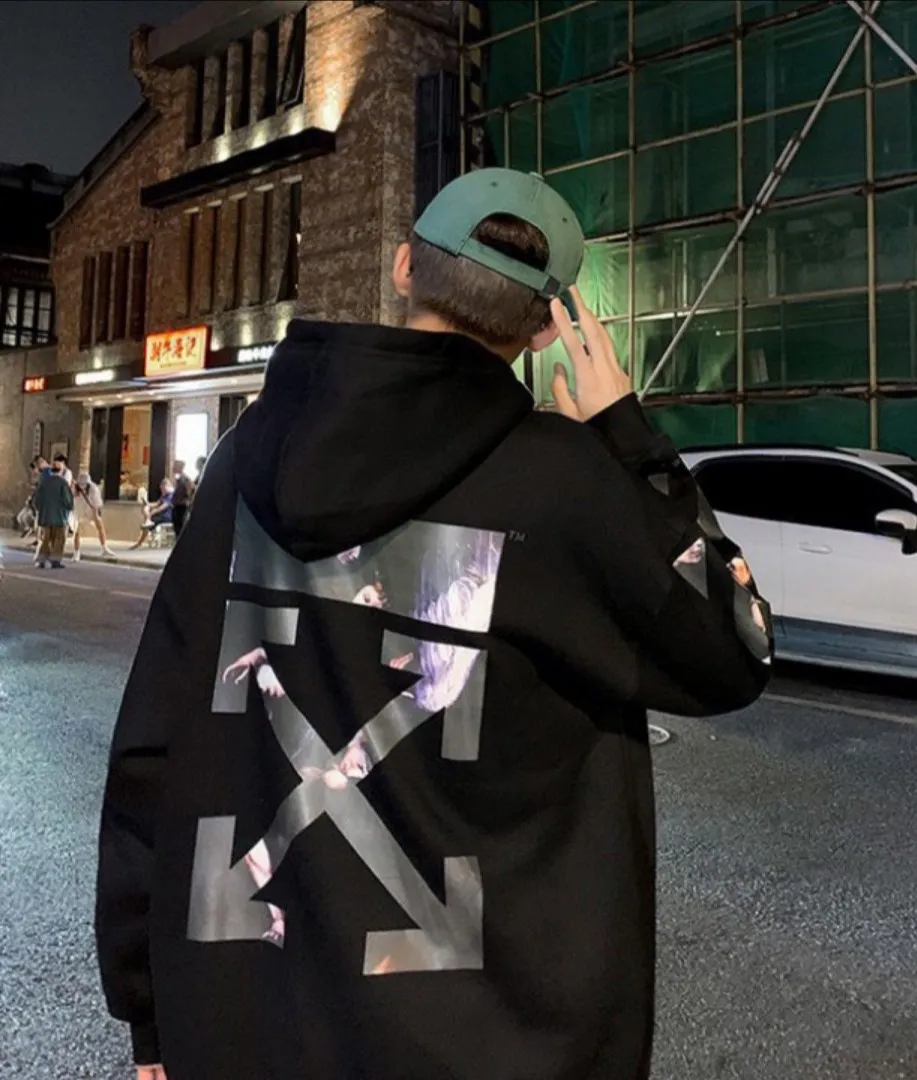 ♻️💯Reference model picture for the upper body❤️ Top tested version OFF WHITE OW Certified Angel Wings Madonna religious oil painting men's and women's round neck zipper cardigan sweatshirt. The A mark on the collar is a 3M reflective mark, customized model, not an embroidery mark, first look at the appraisal.  The Renaissance-themed Caravaggio Madonna oil painting is inspired by one of Caravaggio's famous oil paintings, with a strong religious color! World treasures, top-notch paintings, and walking art pieces follow the original craftsmanship and use 5-color glue to create an effect. It is not offset printing, but many people on the market use Kornit direct inkjet instead. Whether it is the top version, touch the printing with your hand. The correct process is that it has a frosted feel. This is also a way to identify the uniqueness of the product. The fabric is 100% combed cotton terry fabric, 480 grams, ensuring the originality of the craftsmanship! Secondly, the tag rope of this model hangs from the collar tag, not the side rope. Customized auxiliary materials, complete accessories, consistent zp, hang tags, collar labels, and washed labels, feel free to compare!   Color: Black White Size Chart